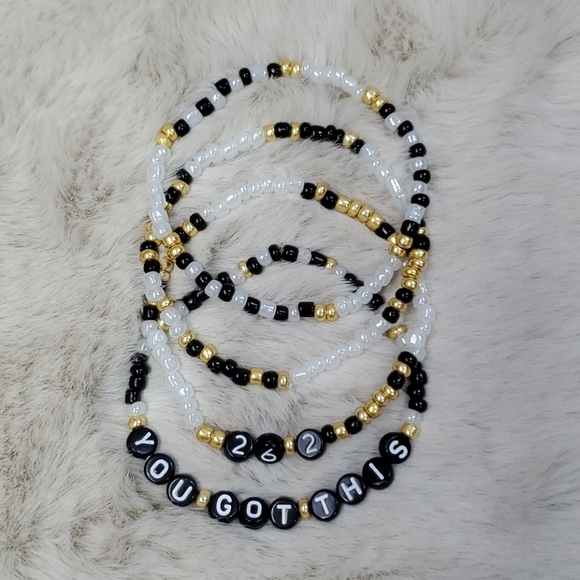 Handmade Jewelry - *NEW* Handmade Stretchy Beaded Bracelet